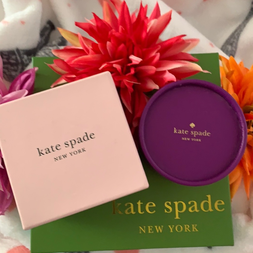 NWT! Kate Spade Watch & Earrings Set - Picture 14 of 16